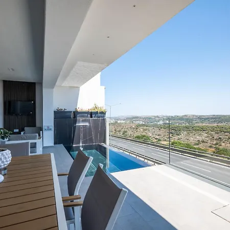 Twentyfirst Panoramic View House With Pool
