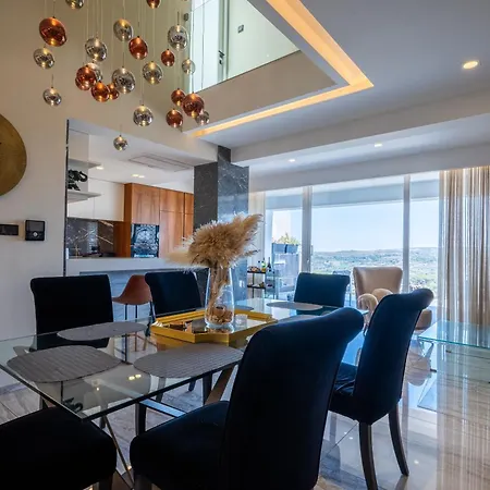 Twentyfirst Panoramic View House With Pool Vakantiehuis *